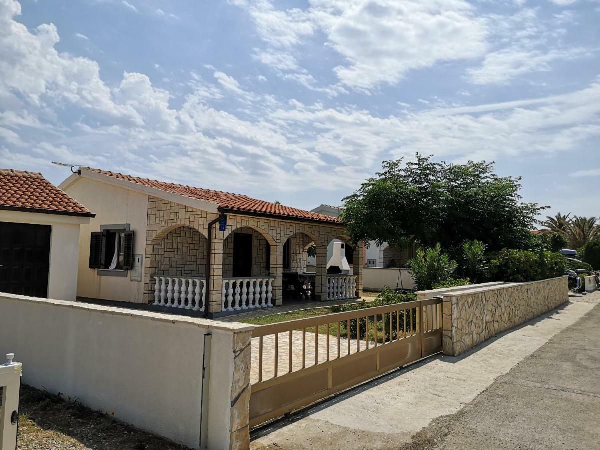 Villa Holiday House Tara à Vir Extérieur photo